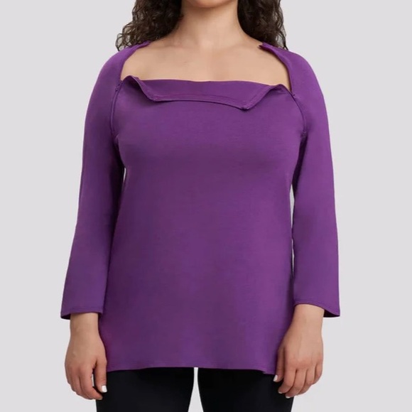 Care+Wear Womens Chest Port Access Shirt in Black - Picture 4 of 6